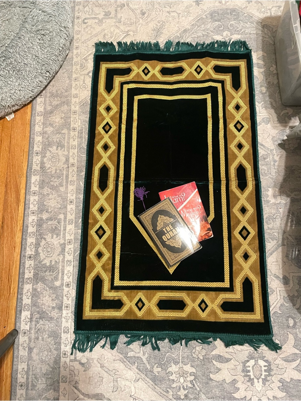 Green and Gold Prayer Rug with Geometric Border